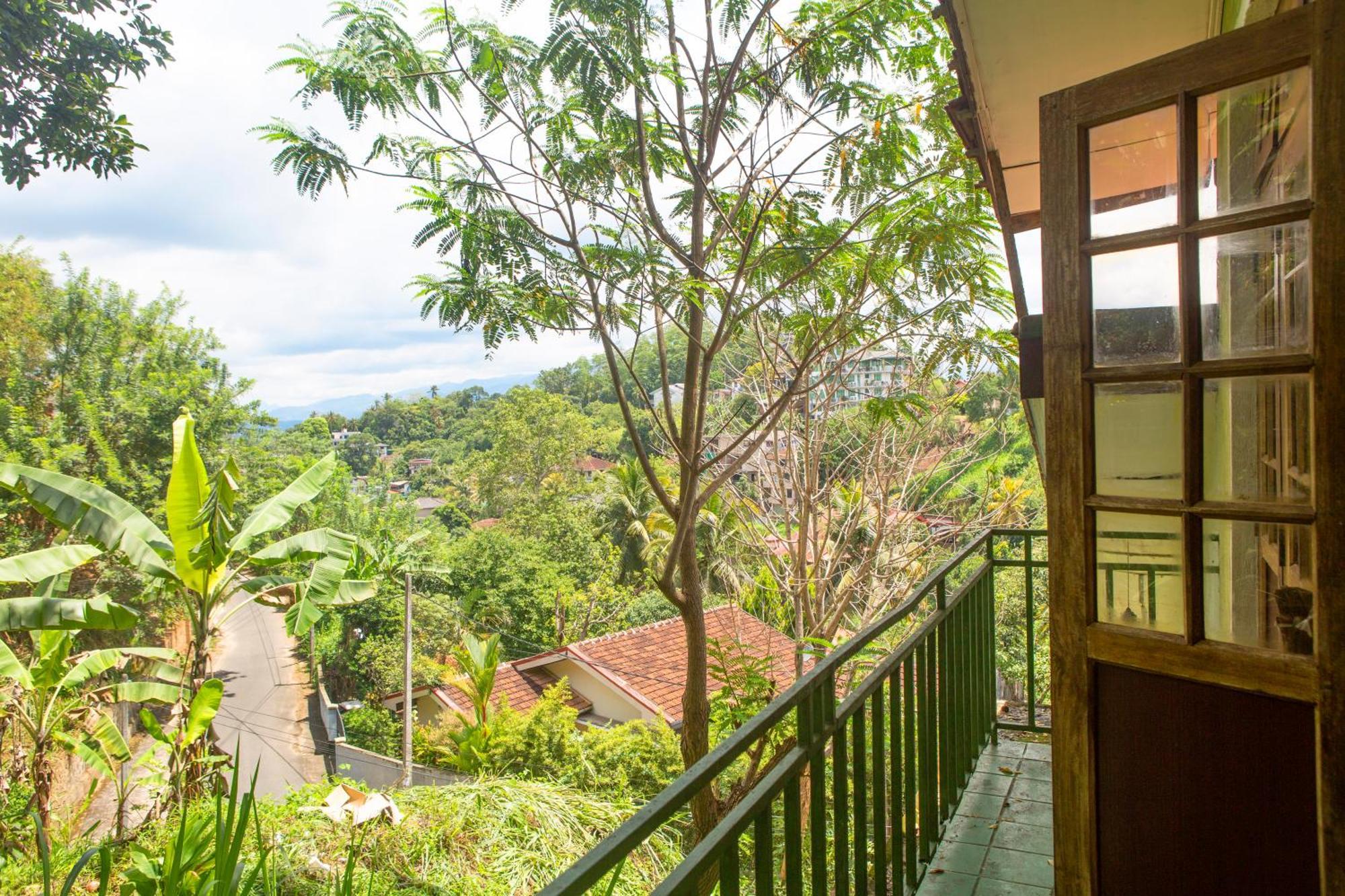 Araliya Holiday Bungalow Kandy Buitenkant foto